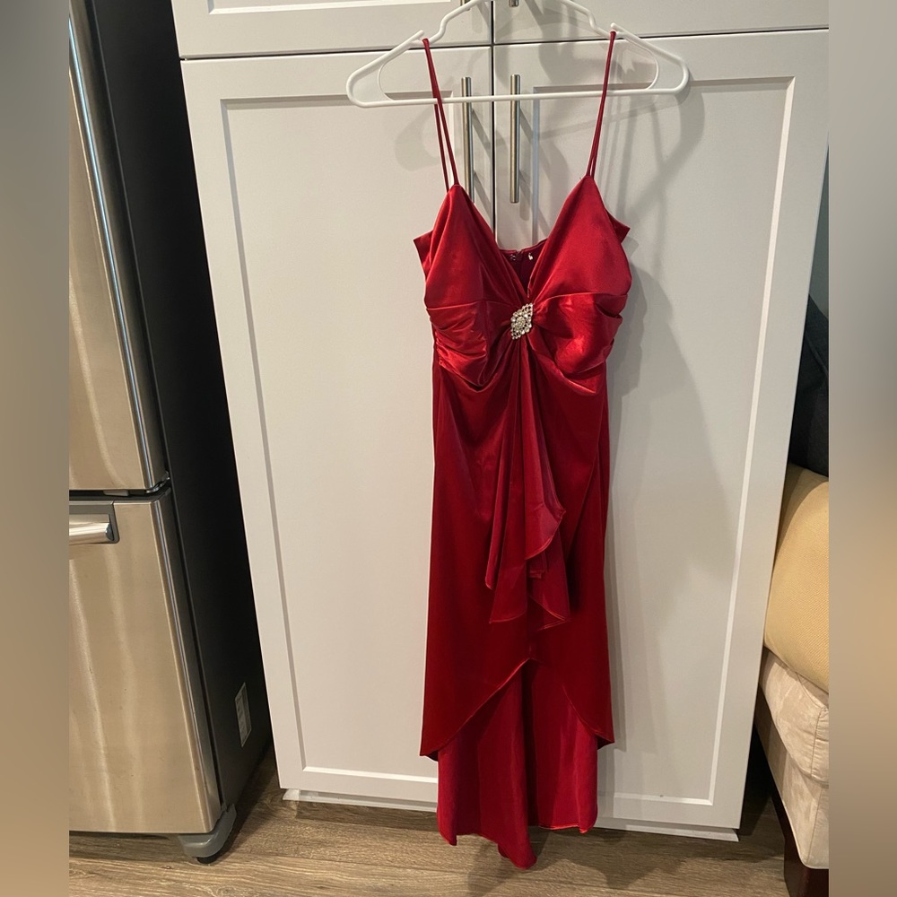 Prom/Wedding/Formal Dress - Satin Red